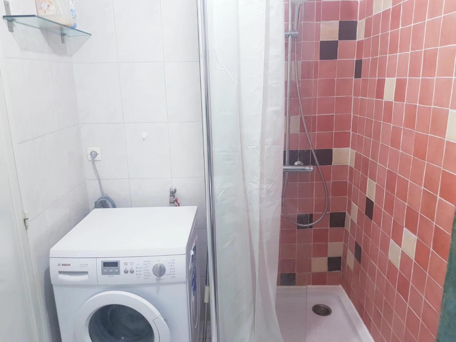 Chambre Famille D'Accueil Entre Paris Et Disney Douze Minutes Centre Paris Quinze Euros De Plus Pour Frais De Menage Neuilly sur Marne Bagian luar foto